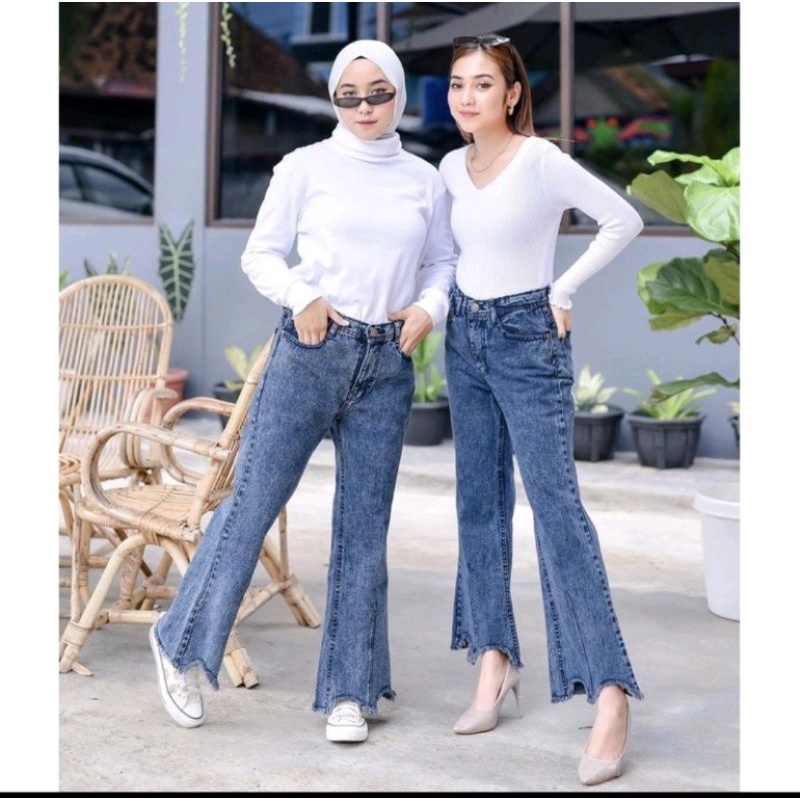 jeans wanita cutbray rumbay// fashion wanita kekinian// celana jeans wanita// kulot jeans kekinian// jeans cutbray rumbay kekinian