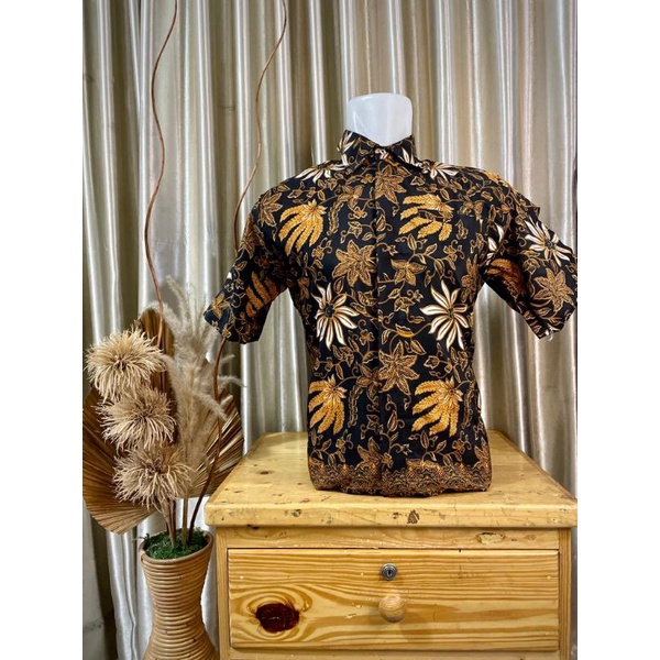 KEMEJA PRIA/KEMEJA PRIA LENGAN PENDEK/BATIK PRIA/KEMEJA BATIK PRIA/KEMEJA BATIK/KEMEJA LENGAN PENDEK