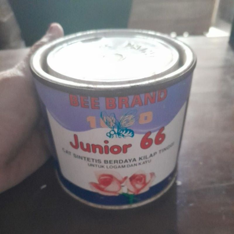 CAT KAYU BESI NIPPON PAINT  BEE BRAND JUNIOR 66 1/2 KG NP 666 HITAM DOF /  MATT BLACK