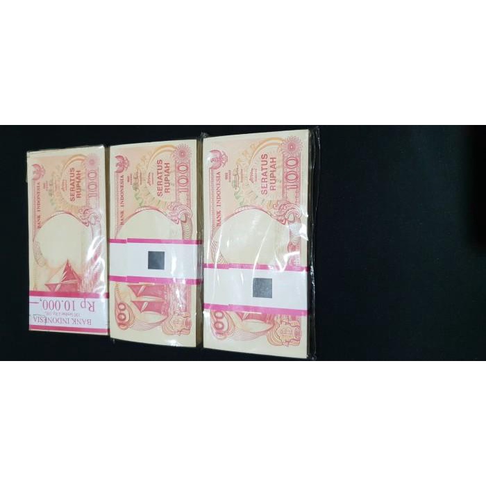 Kuno / Uang Kertas 100 Rupiah Tahun 1992 Pinisi Gepokan Urut