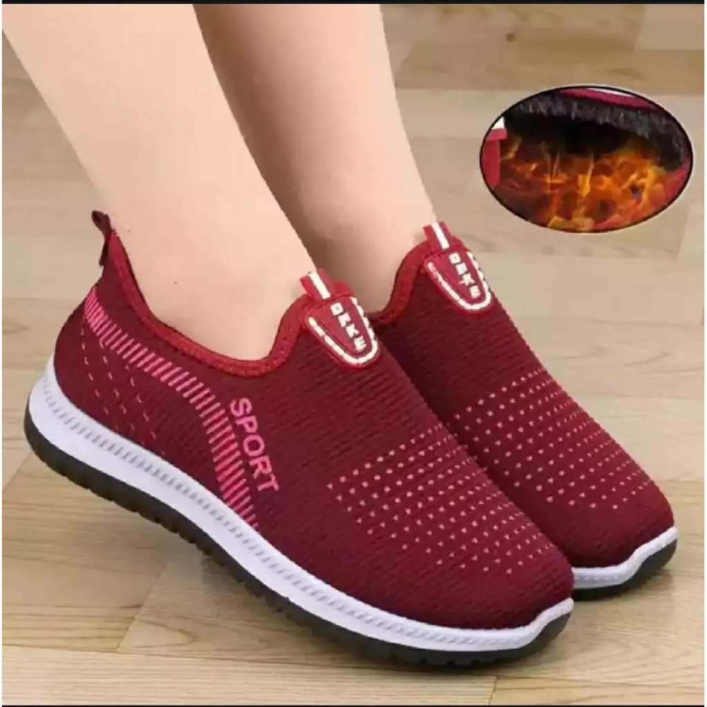 Sepatu Slip on Wanita Onke Terbaru