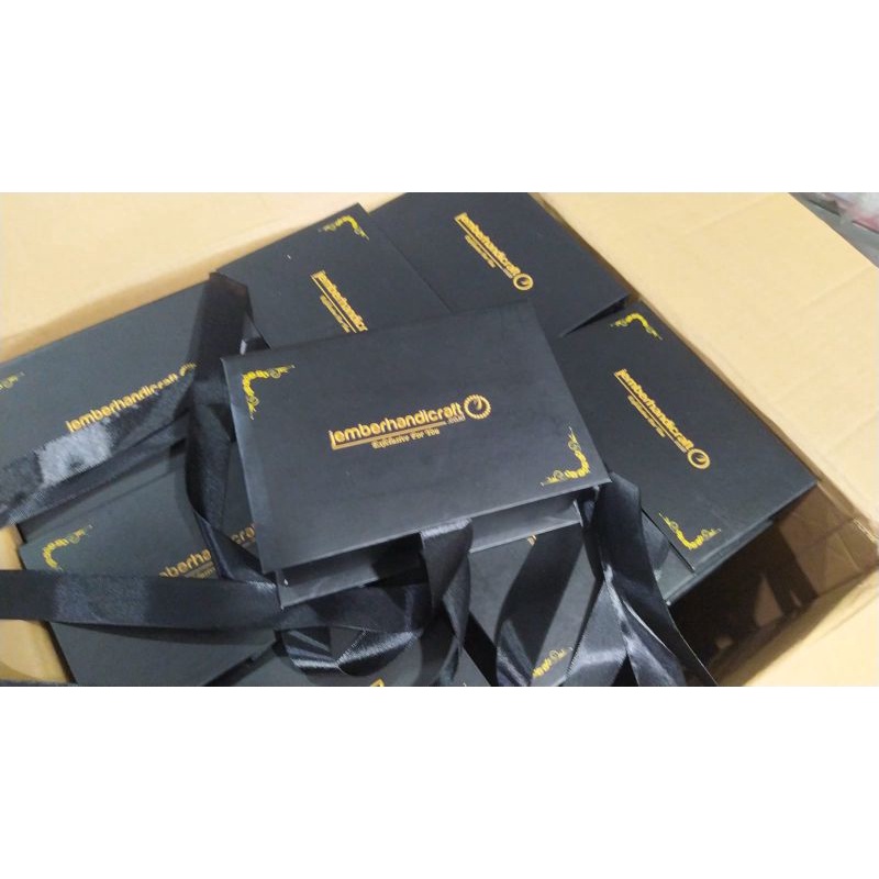 

BOX HAMPERS UK. 15X10X4 PACKAGING PREMIUM