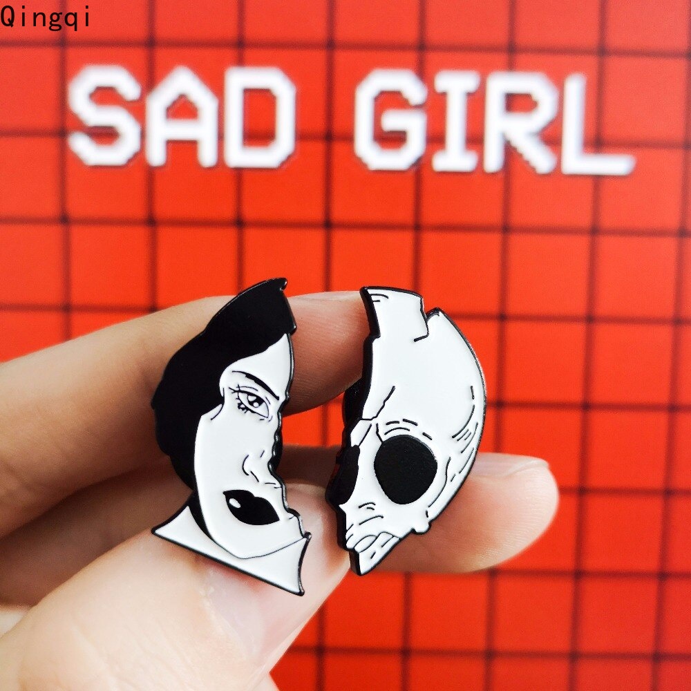 Bros Pin Enamel Bentuk Tengkorak Setengah Gaya Punk Gothic Untuk Wanita