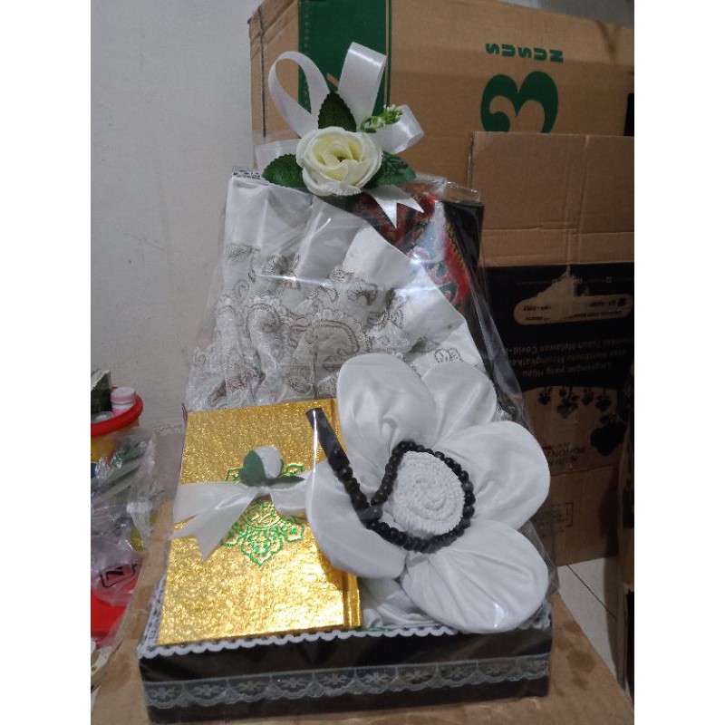 Seserahan/Hantaran Pernikahan seperangkat alat sholat