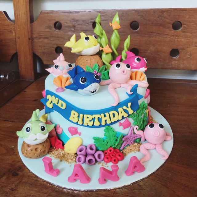 

Cake kue ulang tahun Baby Shark