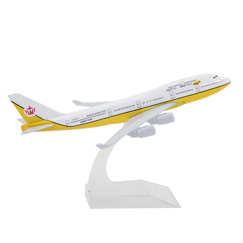 Mainan Model Pesawat Terbang Royal Brunei Boeing 747 B747 Bahan Alloy Die-cast Metal Ukuran 16CM