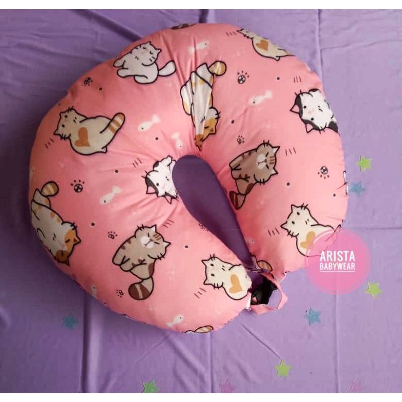 (random) bantal ibu menyusui