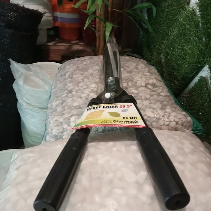 gunting rumput tora//alat pertamanan