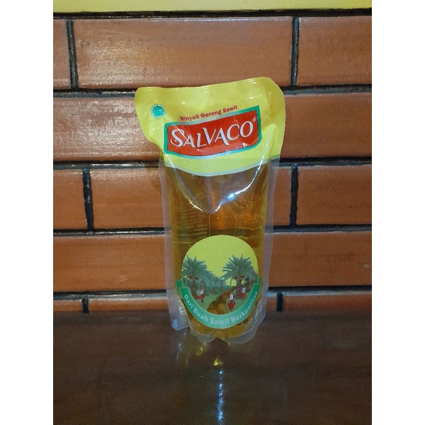 Minyak goreng Salvaco 1 liter