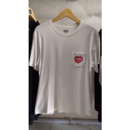 kaos Uniqlo x Kaws original//vintage Uniqlo x Kaws second