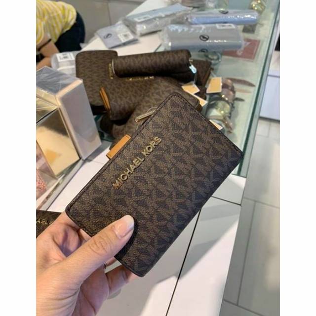 DOMPET LIPAT MICHAEL KORS - SKU MD10207