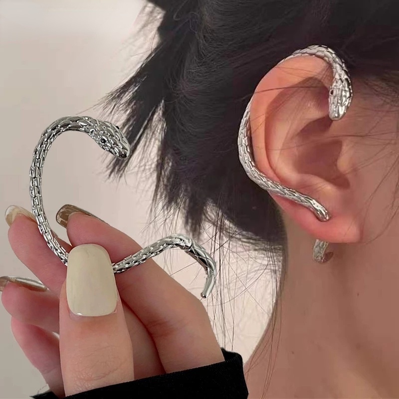 Anting Klip Bentuk Ular Warna Silver Gaya Punk Hip-Hop Retro Minimalis Vintage Untuk Wanita