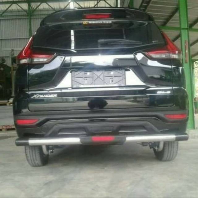 Pengaman belakang mobil xpander