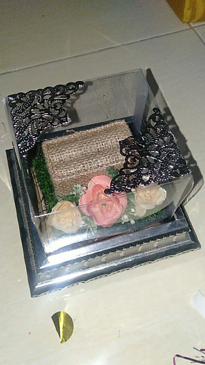 Tempat Cincin Ring Bearer Frame Ringbox Dengan Mika Rumput