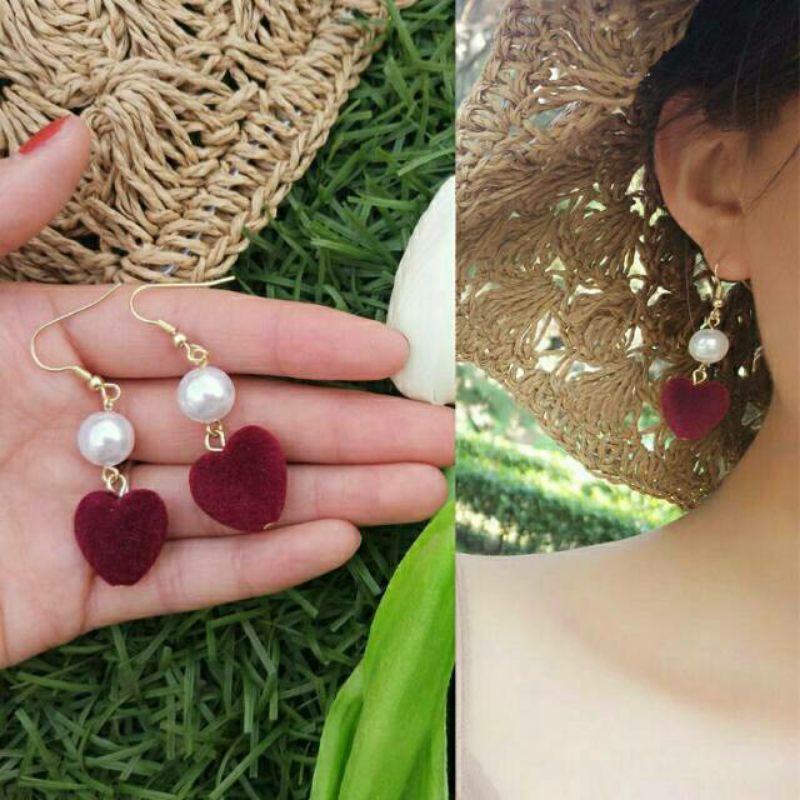 Anting wanita imut sederhana