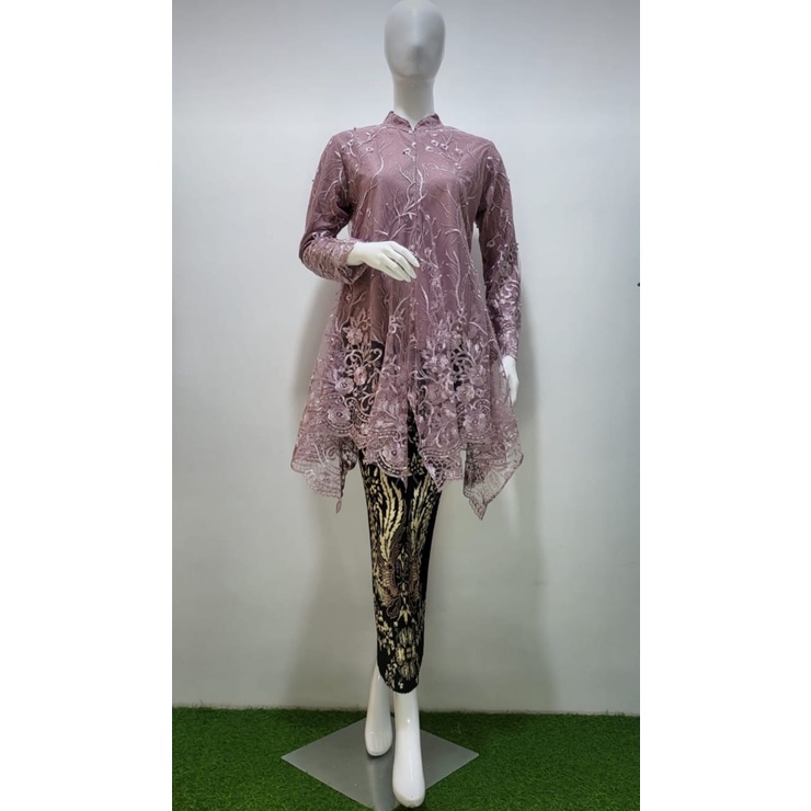 Kebaya busui//kebaya modern//kebaya wisuda//kebaya pesta//kebaya tunangan