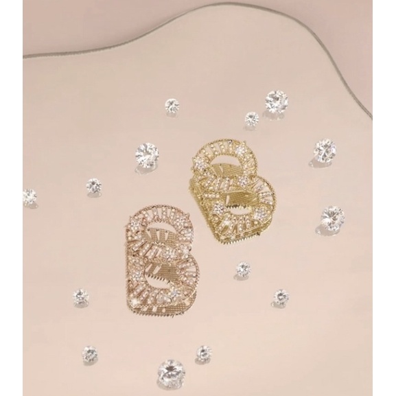 Signature Star Flapper Brooch - Gold by Buttonscarves