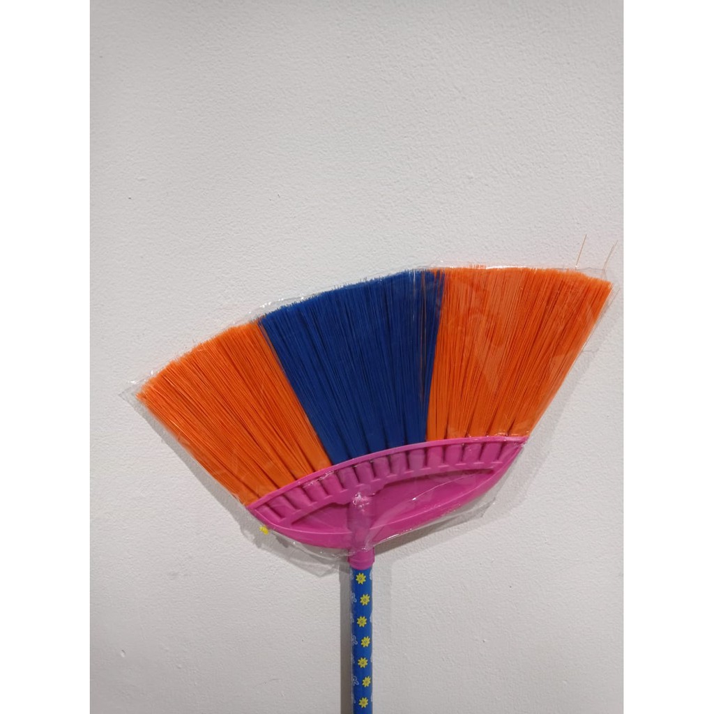 Sapu NYLON Gagang Kayu / Sapu Lantai | Shopee Indonesia