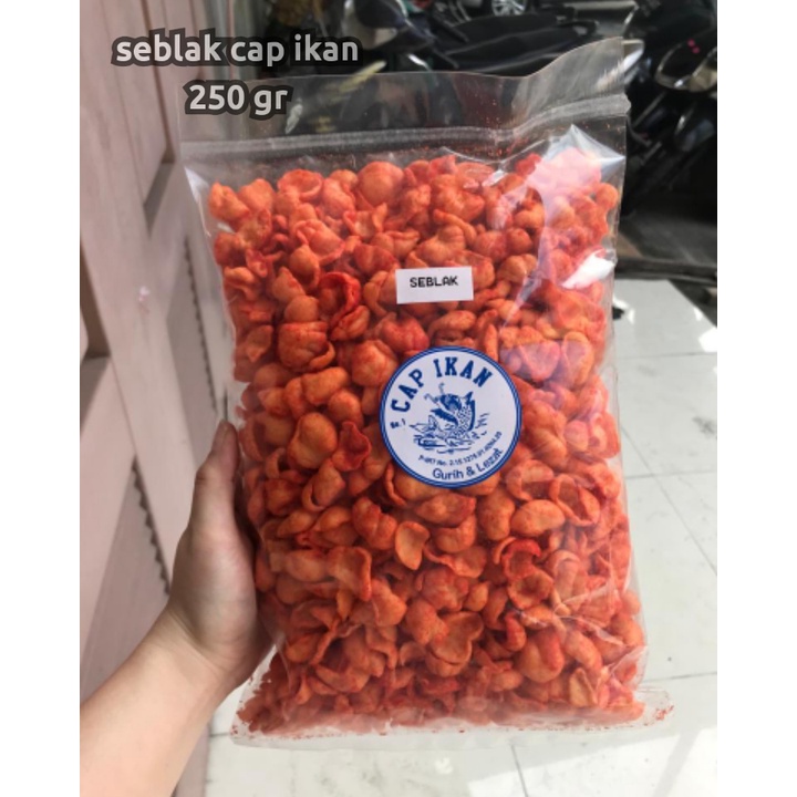 

KERUPUK SEBLAK 250 GRAM | KERUPUK SEBLAK PEDAS | KERUPUK CAP IKAN | KERUPUK KHAS MEDAN | SEBLAK CAP IKAN PEDAS TERMURAH GROSIR SNACKY MEDAN OLEH-OLEH KHAS MEDAN CEMILAN MEDAN