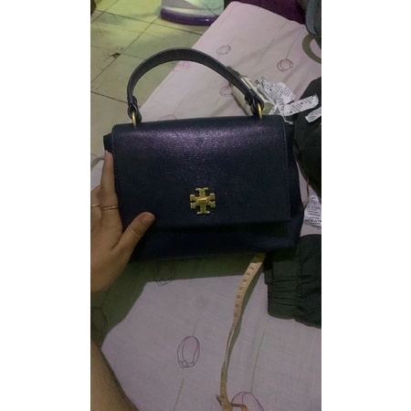 Tb kira small sling bag