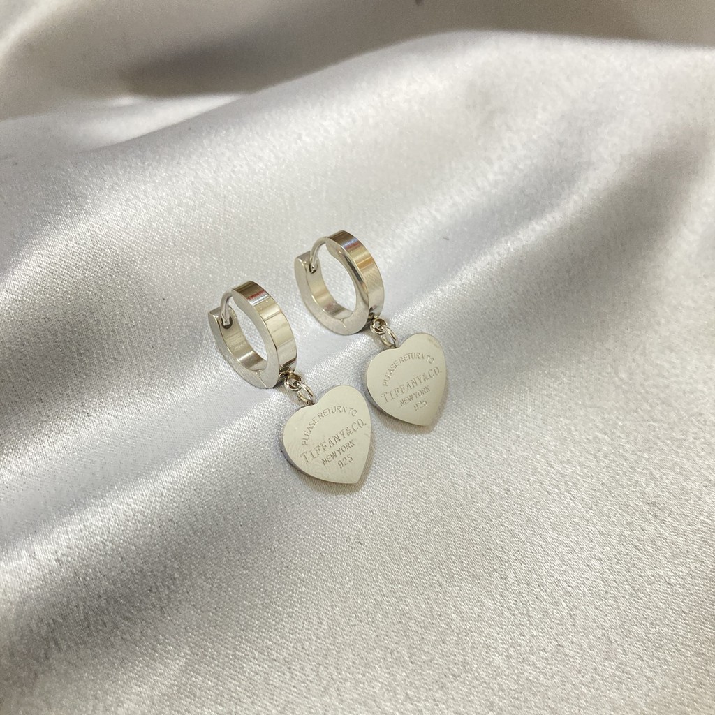 Anting Titanium Perhiasan wanita Love