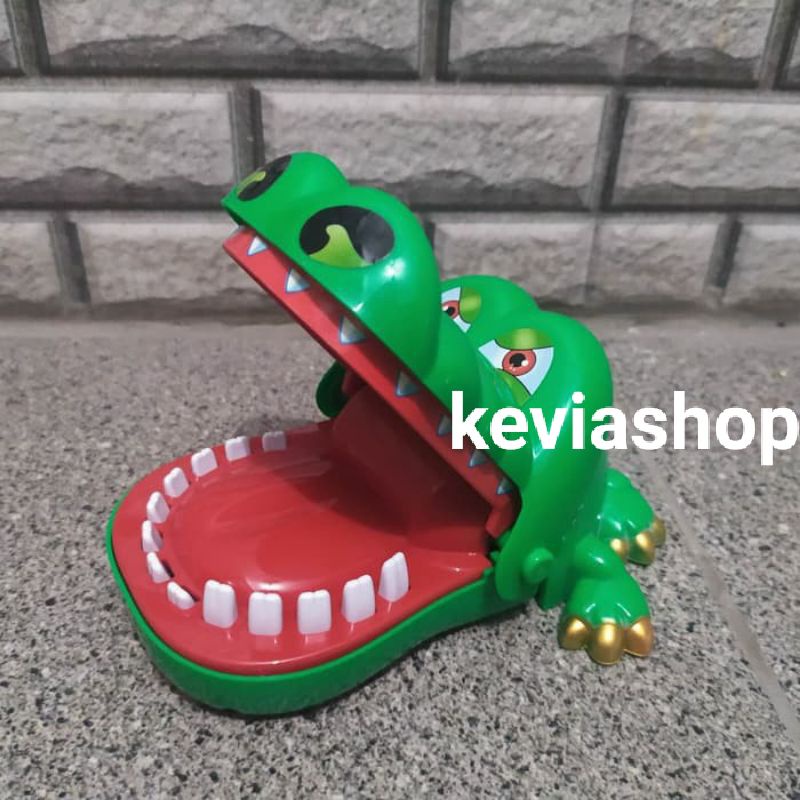 Mainan gigi buaya