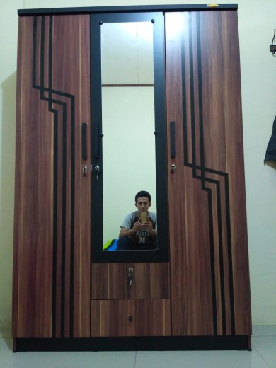 Lemari Pakaian 3 Pintu Cermin Lp 32 Ly