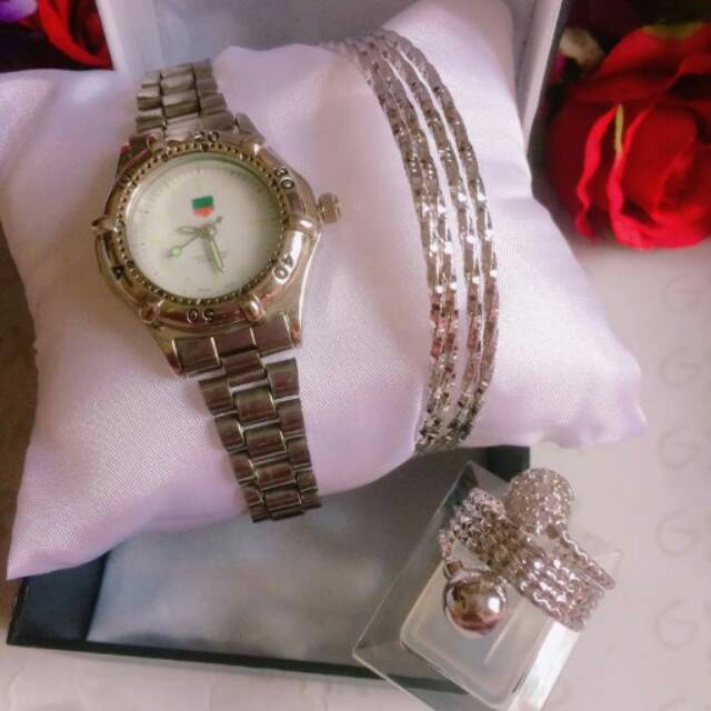 Set jam tangan gelang dan cincin