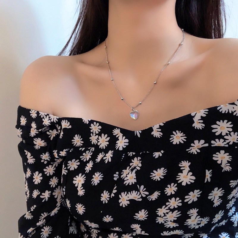 Kalung Bentuk Hati Bahan Metal Gaya Retro