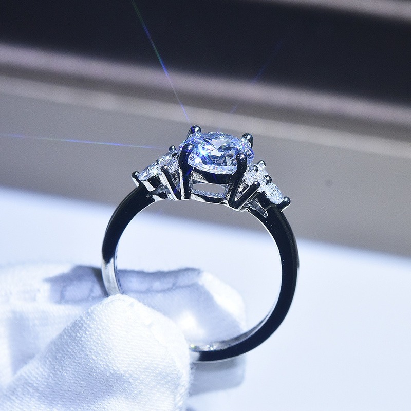 Inlaid Zircon Ring 2 Karat Adjustable Opening