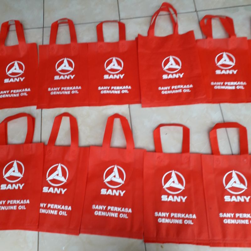 

12 Pcs /GOODYBAG UKURAN 35 X25 CM....PLUS SABLON SATU SISI SATU WARNA DESAIN BEBAS