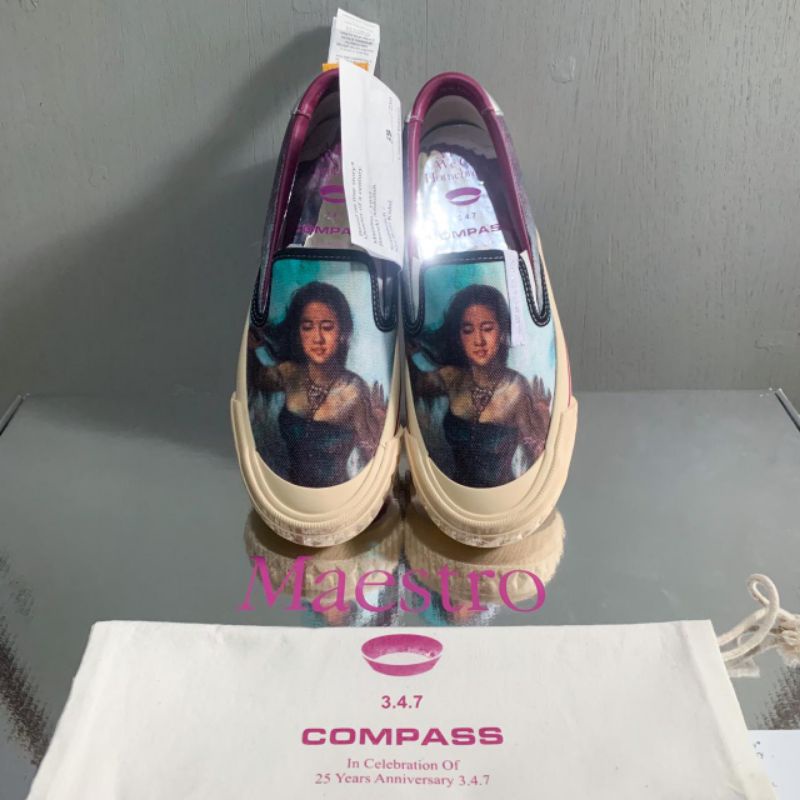 [READY] BNIB Size 40 "Maestro" Sepatu Compass X unkl347 Retrograde Slip-On