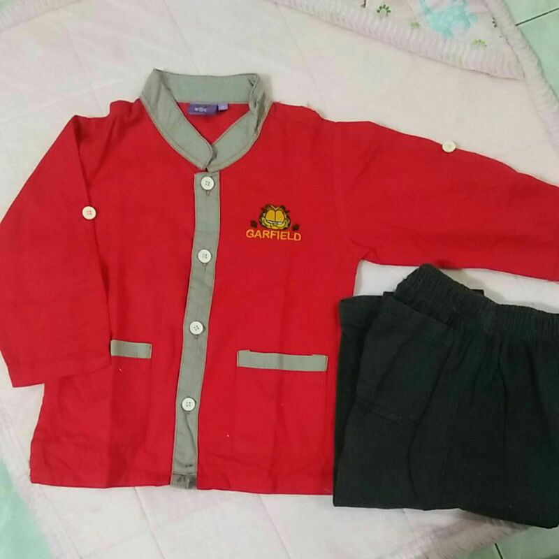 Setelan koko anak laki laki merk  Garfield odie no 1 untuk anal usia 2-3 tahun preloved