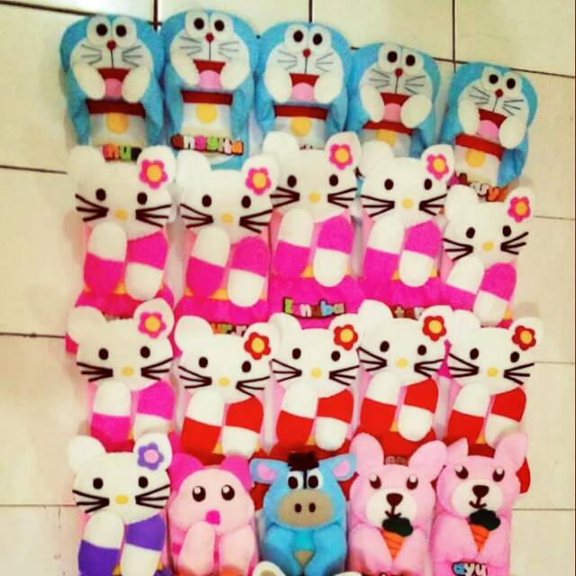 

Tempat pensil karakter