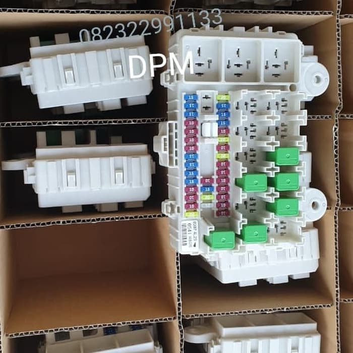 FUSE BOX BOX SEKRING NMR NKR66 NKR71 YOURO ASLI