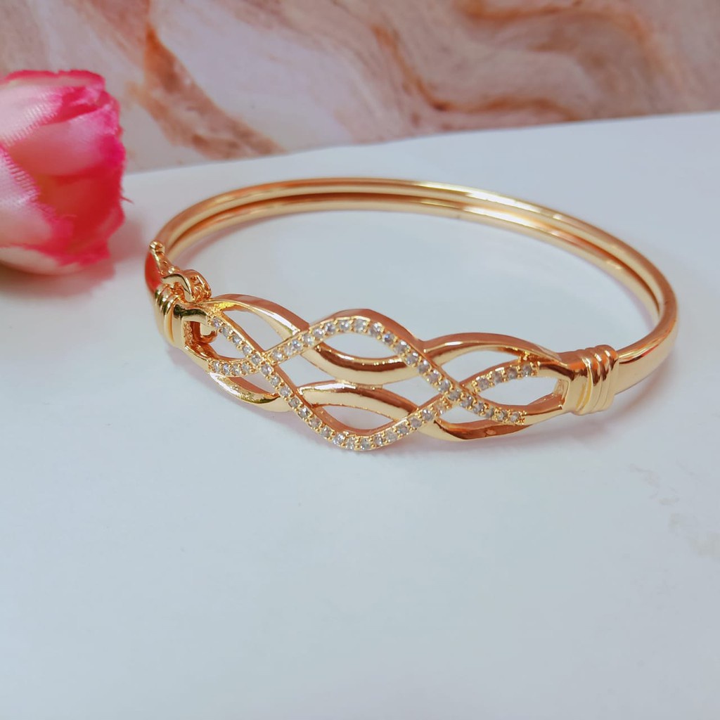 PXJ P62288 Gelang Bulat Xuping Motif Bergelombang Lapis Emas Anti Karat Pusat Xuping Jakarta