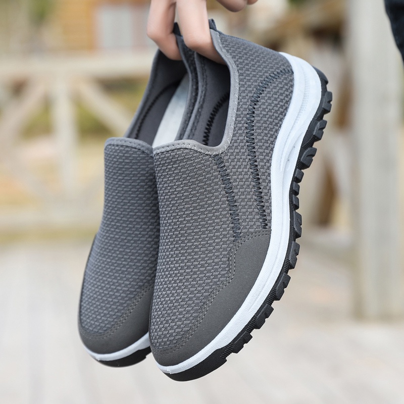 Mainland Sepatu Slip On Pria Casual Sneakers Olahraga Outdoor MC603