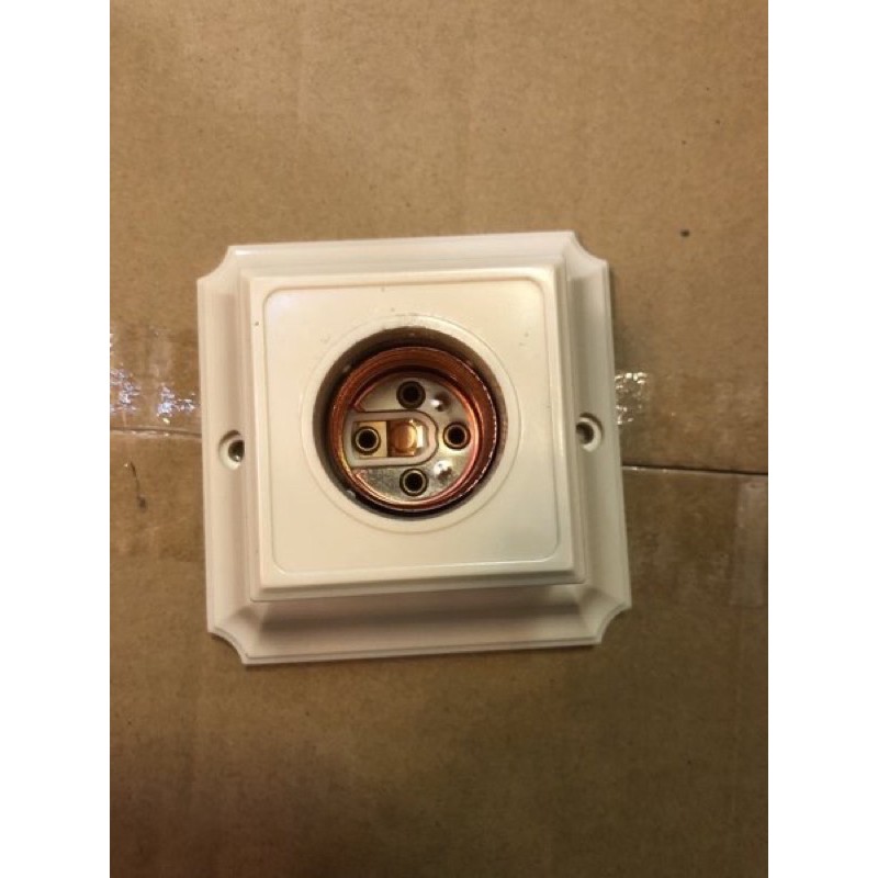 Fiting Plafon Bulat Broco / Dudukan Lampu