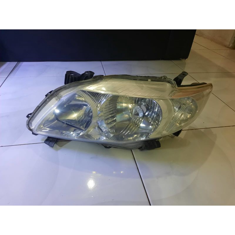 head lamp Corolla Altis 2008