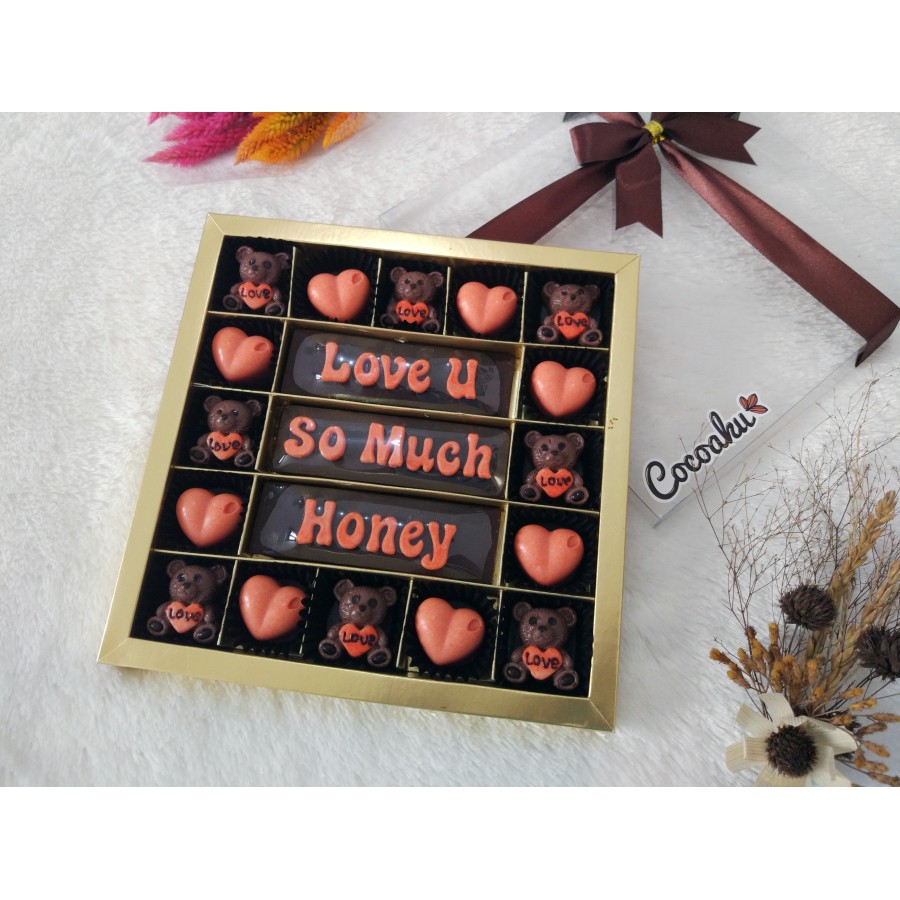 

Cokelat valentine Love U so much / Coklat cinta (box mika 25 sekat)