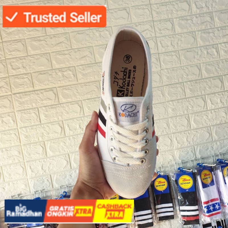 SNEAKERS COWOK HITAM BIRU MISTY  Kodachi 8111 Checkerboard - 8111 Catur