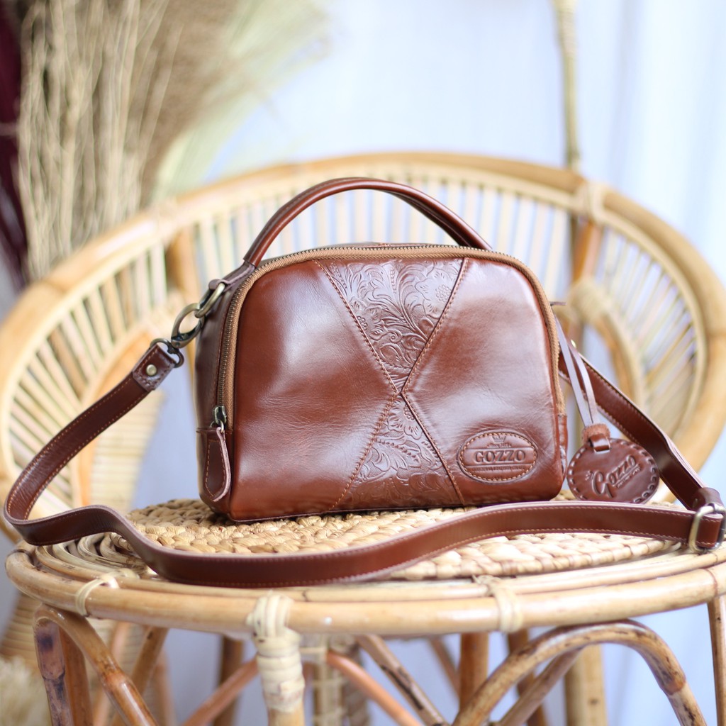 TAS SELEMPANG WANITA KULIT ASLI JOENA BATIK HAVANA / FREE GRAVIR NAMA DI GANTUNGAN TAS