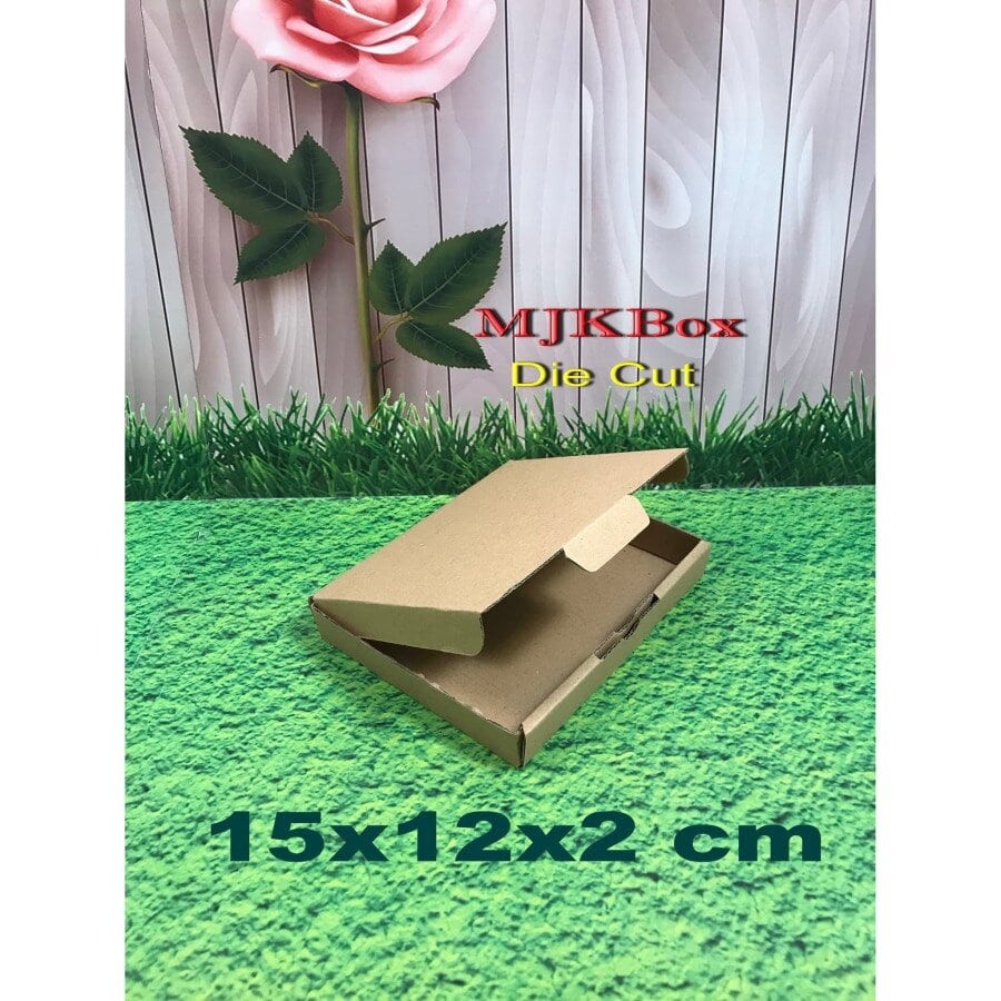 

KARDUS/ KARTON/BOX UK. 15X12X2CM.........MODEL KARDUS PIZZA