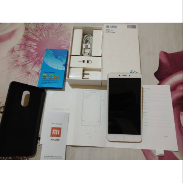 Xiaomi Redmi Note 4X Ram 4gb Rom 64gb 
MIUI 9.5 terbaru