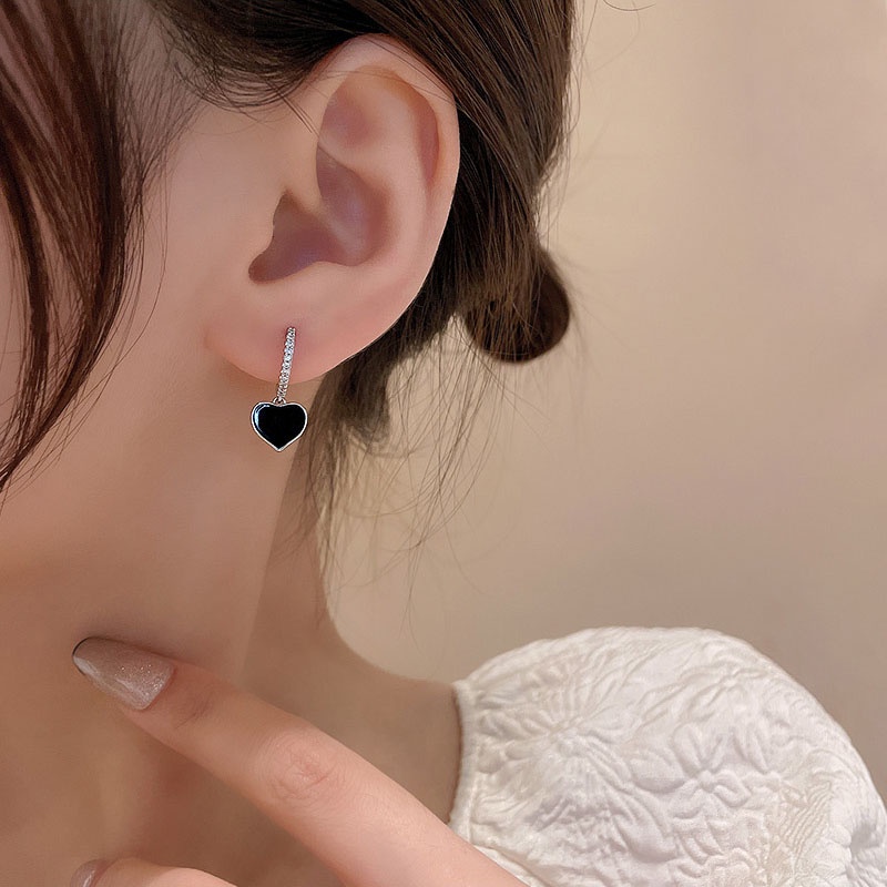 Anting Tusuk Gantung Bahan Sterling silver 925 Desain Hati Hitam Gaya Mewah Untuk Wanita