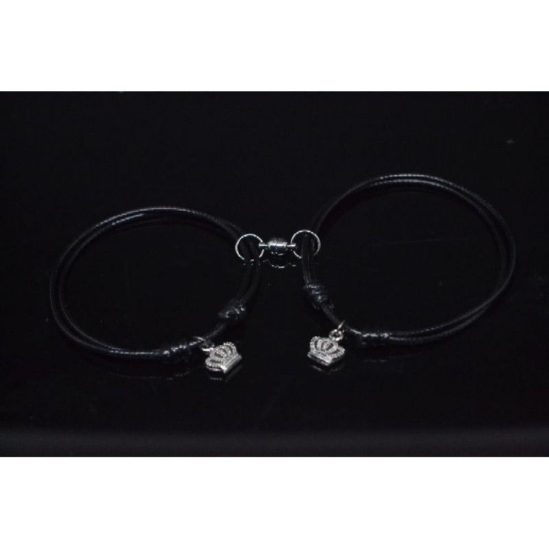 Gelang Magnet Couple Plus Charm Mahkota