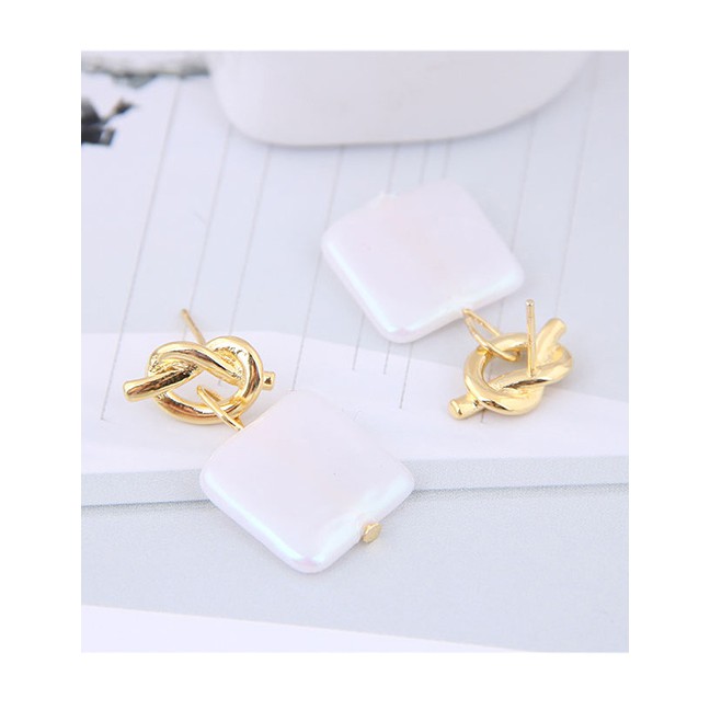 LRC Anting Tusuk Fashion Gold Copper Plated Real Gold Shell Shell Earrings A59093