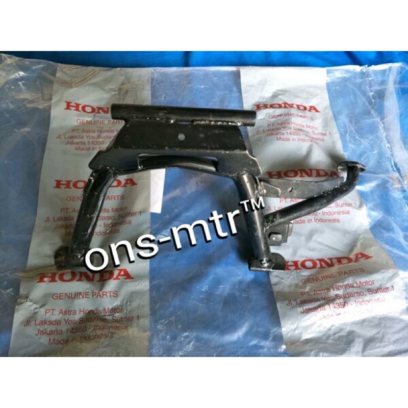 Standar tengah Standar dua Vario 125 pgm fi old dan Vario 125 150 fi esp new Original