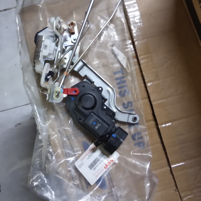 Onderdil Mobil doorlock pintu depan suzuki apv