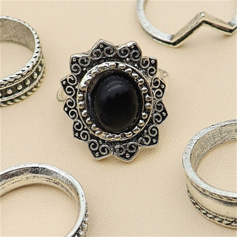 5pcs / Set Cincin Buku Jari Aneka Bentuk Warna Silver Gaya Vintage Untuk Wanita